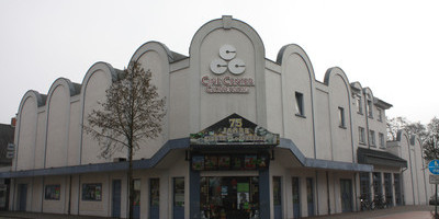 Neubau eines Cine-Centers mit 5 Kinosälen und Betriebsleiterwohnung